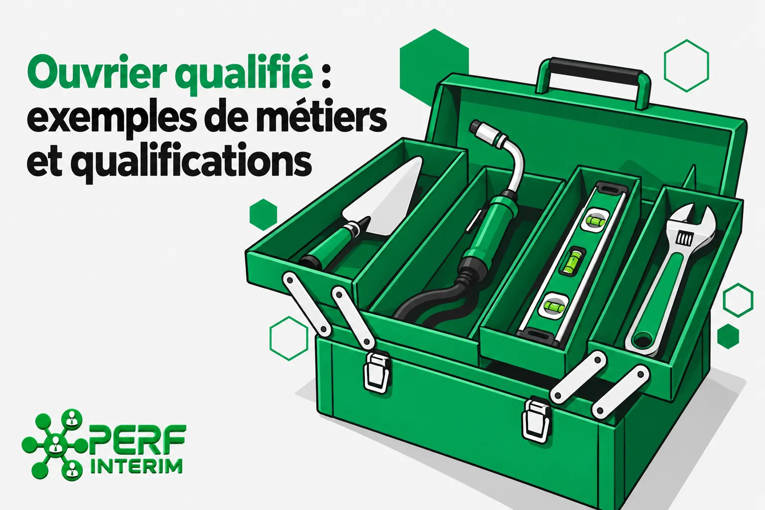 Une caisse à outils verte ouverte contenant des outils tels qu’un niveau, une clé et des tournevis.